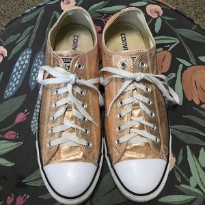Rose gold converse size 10.5 men’s 12.5 women’s